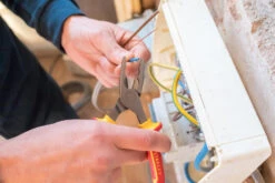 Stanley VDE Combinatietang 160mm 3.4 -ToolMania Verkoop 0 84 000 A1 resized 1500 1500 300 rgb jpg