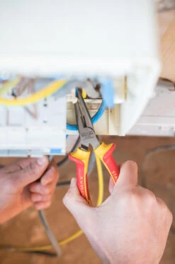 Stanley VDE Telefoontang 160mm -ToolMania Verkoop 0 84 006 A3 resized 1500 1500 300 rgb jpg