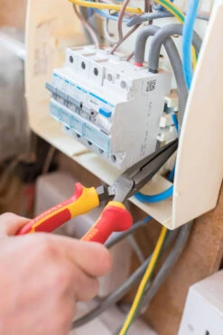 Stanley VDE Telefoontang 200mm -ToolMania Verkoop 0 84 007 A1 resized 1500 1500 300 rgb jpg