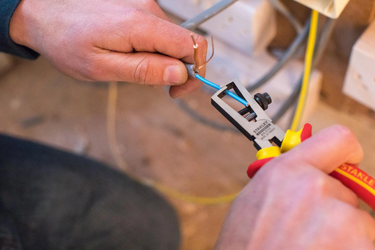 Stanley VDE Striptang 180mm 4 Stanley VDE Striptang 180mm - Afbeelding 4