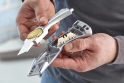 Stanley Vast Mes Titan -ToolMania Verkoop 2 10 550 A3 resized 1500 1500 300 rgb jpg