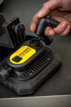 Stanley FatMax Bouwspot 1000LM -ToolMania Verkoop FMHT81507 1 A10 resized 1500 1500 300 rgb jpg