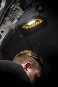 Stanley FatMax Bouwspot 1000LM -ToolMania Verkoop FMHT81507 1 A6 resized 1500 1500 300 rgb jpg