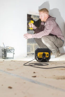 Stanley FatMax Bluetooth Bouwspot 3000LM 8 Stanley FatMax Bluetooth Bouwspot 3000LM -ToolMania Verkoop FMHT81508 1 A1 resized 1500 1500 300 rgb jpg