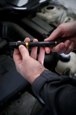 Stanley FatMax Penzaklamp 100LM -ToolMania Verkoop FMHT81510 0 A5 resized 1500 1500 300 rgb jpg