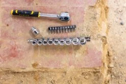 Voorkant -ToolMania Verkoop FMMT82679 0 A1