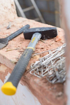 Stanley Bankhamer Glasvezel 1000gr Kop 14 Stanley Bankhamer Glasvezel 1000gr Kop -ToolMania Verkoop STHT0 51910 A4