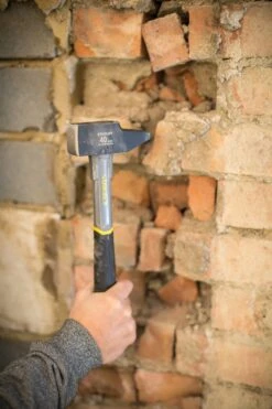 Stanley Bankhamer Glasvezel 800 Gr 6 Stanley Bankhamer Glasvezel 800 Gr -ToolMania Verkoop STHT0 54155 A1