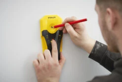 Stanley S160 Materiaal Detector -ToolMania Verkoop STHT77588 0 A2 resized 1500 1500 300 rgb jpg