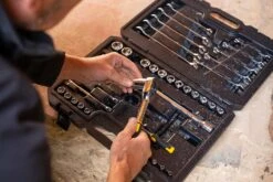 Stanley 1/2"+1/4" Dopsleutelset + Ringsteeksleutels (41 Delig) -ToolMania Verkoop STMT82832 1 A1