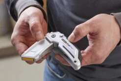 Stanley PRO DUO Uitschuifbaar Vouwmes -ToolMania Verkoop XTHT0 10502 A2 resized 1500 1500 300 rgb jpg 1