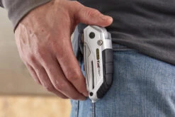 Stanley PRO DUO Uitschuifbaar Vouwmes -ToolMania Verkoop XTHT0 10502 A3 resized 1500 1500 300 rgb jpg